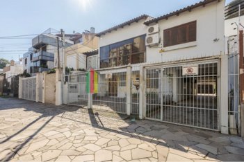 house em Rua Luzitana, Higienópolis - Porto Alegre - RS