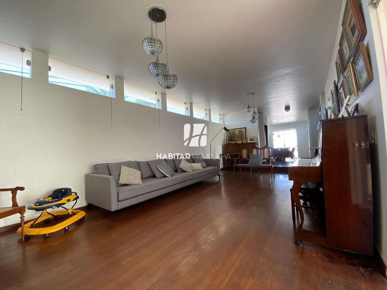 Casa com 4 quartos — Santa Amélia, Belo Horizonte
