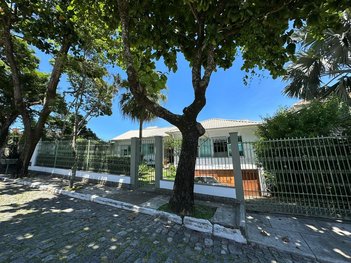house em Rua Coronel Rocha Santos, Jardim Brasília - Resende - RJ