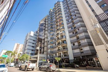 apartment em Rua Lamenha Lins, Centro - Curitiba - PR