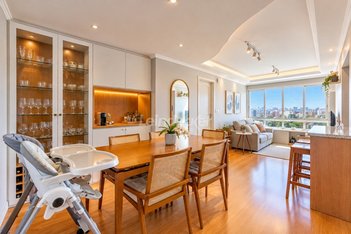 apartment em Rua Professor Freitas Cabral, Jardim Botânico - Porto Alegre - RS