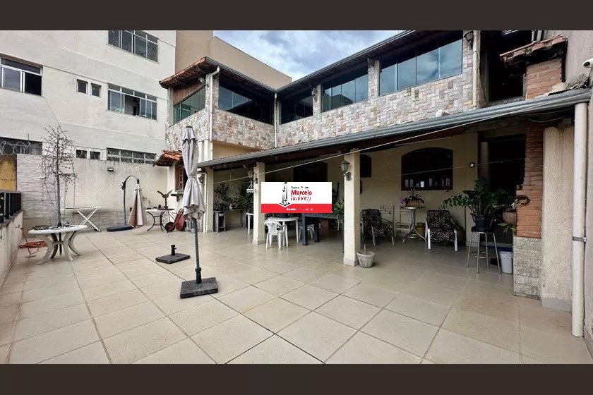 Casa com 4 quartos — Padre Eustáquio, Belo Horizonte