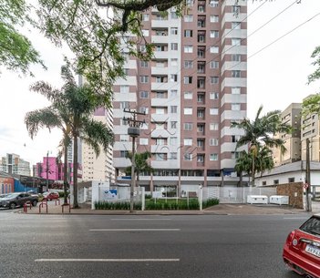 apartment em Rua Guilherme Pugsley, Água Verde - Curitiba - PR