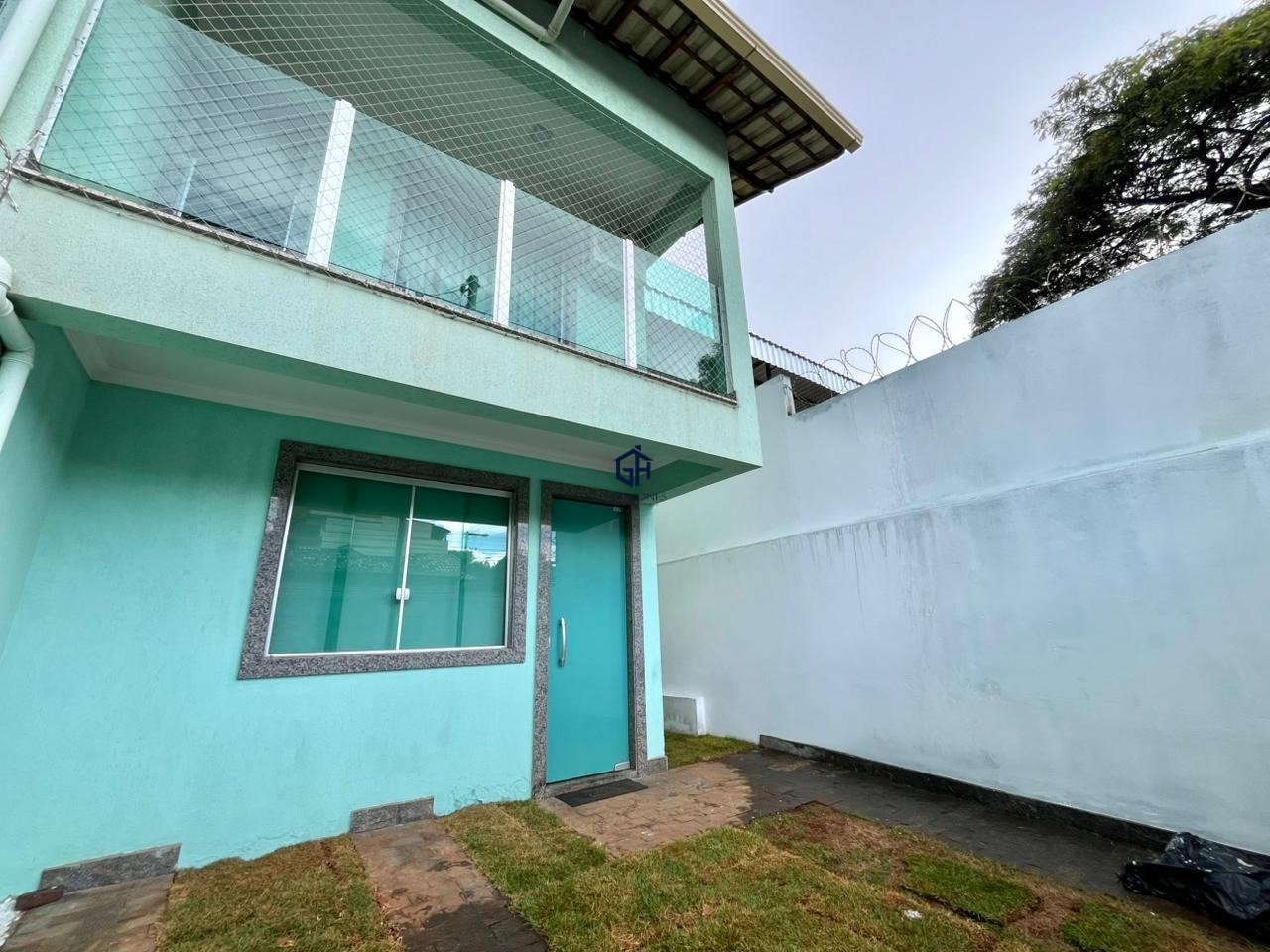 Casa com 2 quartos — Santa Terezinha, Belo Horizonte