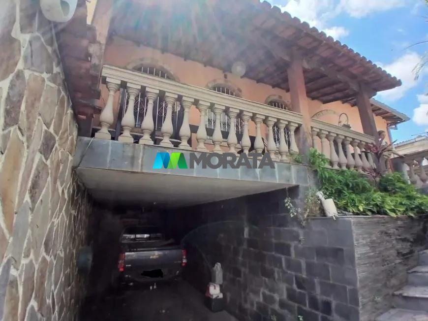 Casa com 3 quartos — Alípio de Melo, Belo Horizonte