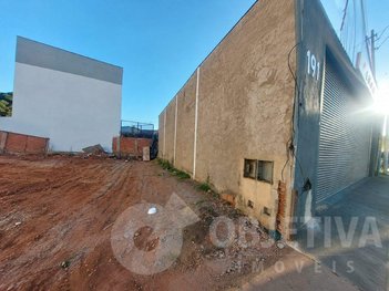 land_lot em Avenida Anselmo Alves dos Santos, Saraiva - Uberlândia - MG