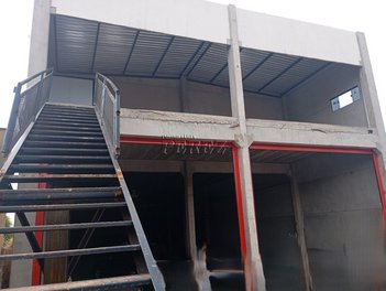 industrial em Rua Caraíbas, Vila Goes - Londrina - PR