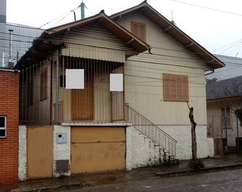 house em Rua Antônio Ártico, Centro - Caxias do Sul - RS