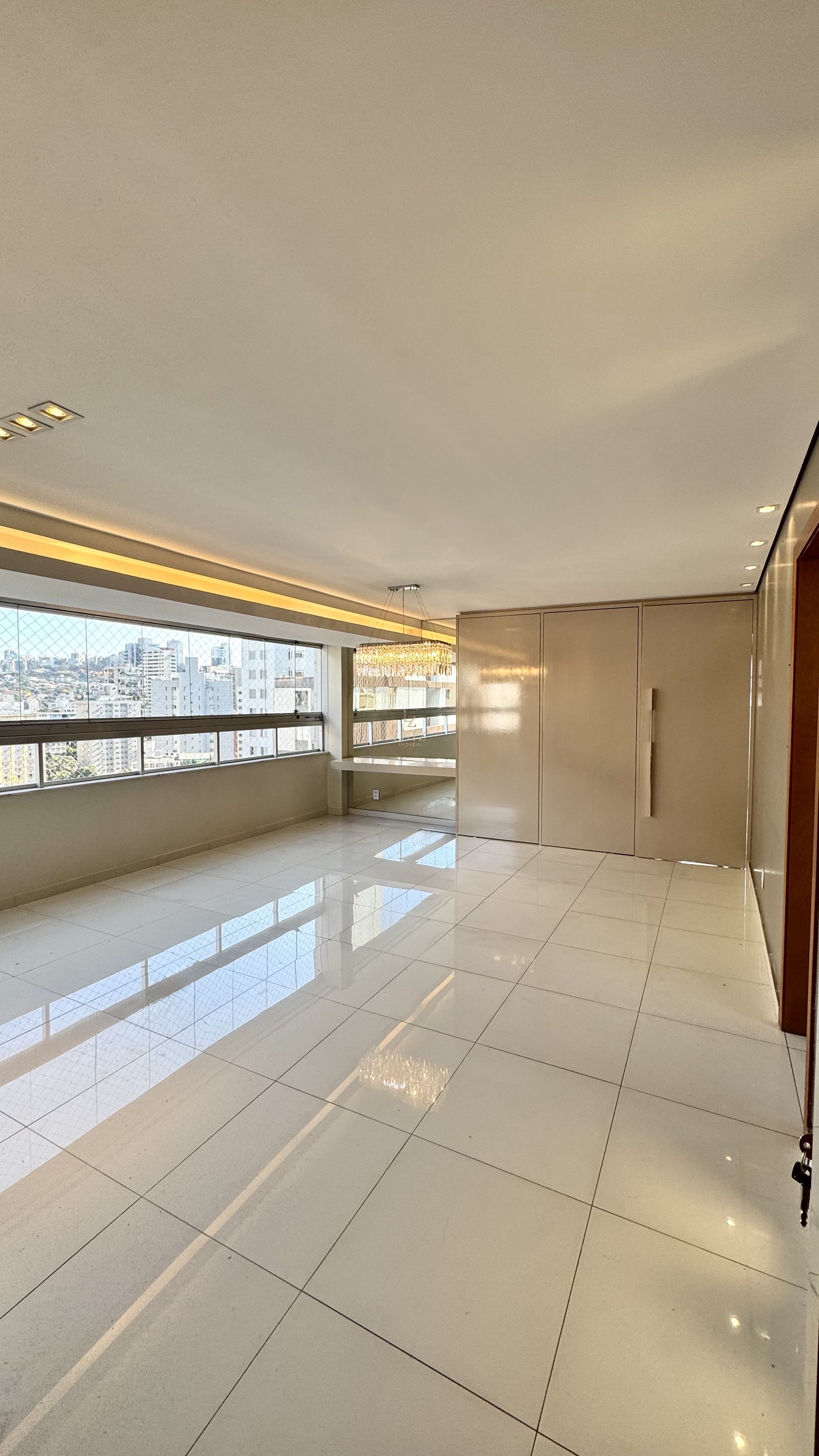 Apartamento com 3 quartos — Lourdes, Belo Horizonte