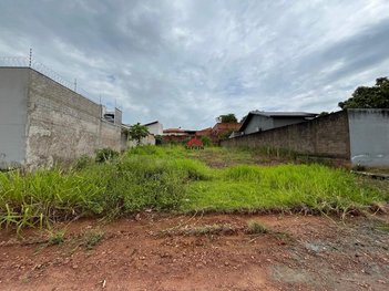 land_lot em Rua Maria de Lourdes de Jesus Souza, Morada do Bosque - Cacoal - RO
