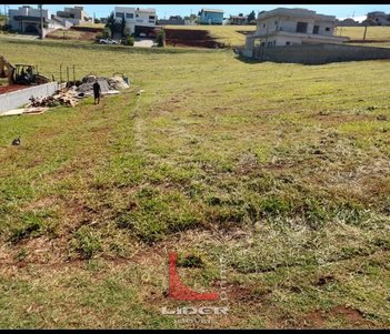land_lot em Rua Mauro Ramalho de Oliveira, Condomínio Jardim Flamboyan - Bragança Paulista - SP