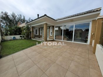 house em Rua Girassóis, Noiva do Mar - Xangri-Lá - RS
