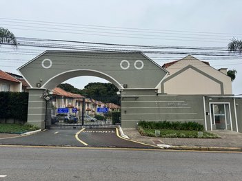 house em Rua Doutor Claudino dos Santos, Centro - São José dos Pinhais - PR