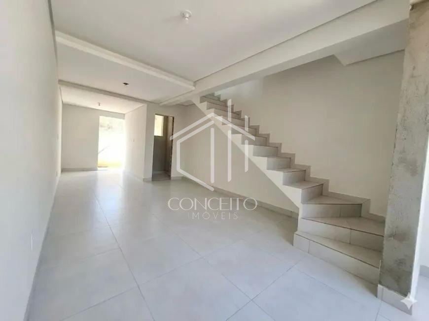 Casa com 2 quartos — Santa Amélia, Belo Horizonte