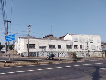 industrial em Avenida Primeiro de Agosto, Areão - Piracicaba - SP