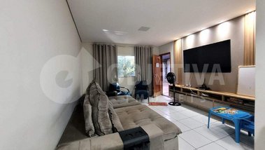 house em Rua Angélica Crosara Cherulli, Santa Luzia - Uberlândia - MG