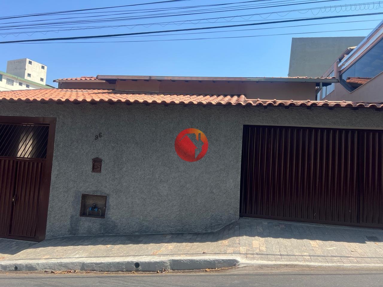 Casa com 3 quartos — Floramar, Belo Horizonte