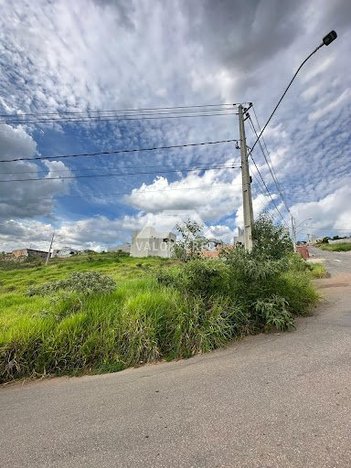land_lot em Rua Elmo Soares de Andrade, Vale dos Coqueiros - Varginha - MG