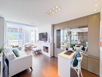 apartment em Rua Dona Adda Mascarenhas de Moraes, Jardim Itu - Porto Alegre - RS
