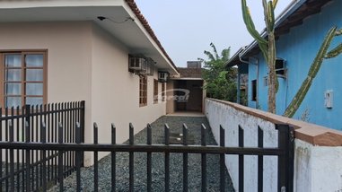 house em Rua dos Cravos, Balneário Piçarras - Balneário Piçarras - SC