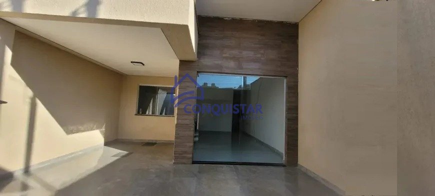 Casa com 3 quartos — Santa Mônica, Belo Horizonte