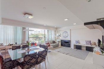 apartment em Rua Primeiro de Janeiro, Três Figueiras - Porto Alegre - RS