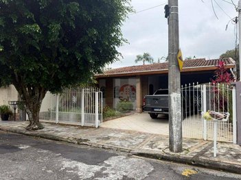 house em Rua Doutor José Gomes Vieira, Jardim Marajoara - Taubaté - SP