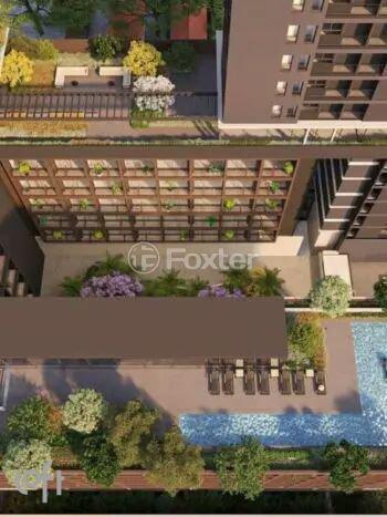 area-de-lazer-com-piscina-e-vista-aerea