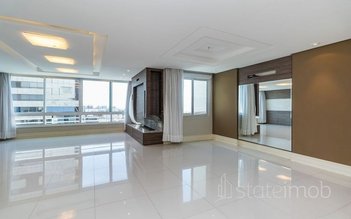 apartment em Avenida Luiz Manoel Gonzaga, Três Figueiras - Porto Alegre - RS