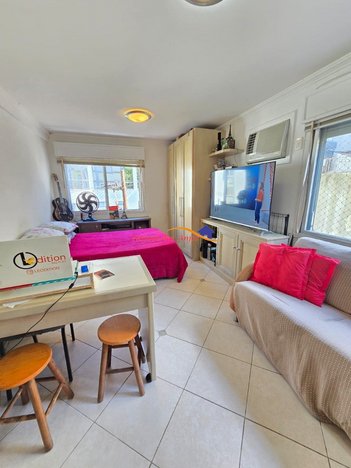 apartment em Rua General Cipriano Ferreira, Centro Histórico - Porto Alegre - RS