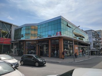business em Praça Porto Rocha, Centro - Cabo Frio - RJ