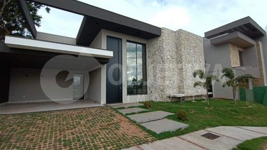 house em Avenida Vereador Carlito Cordeiro, Laranjeiras - Uberlândia - MG