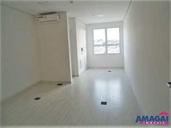 office em Rua Tiradentes, Centro - Jacareí - SP