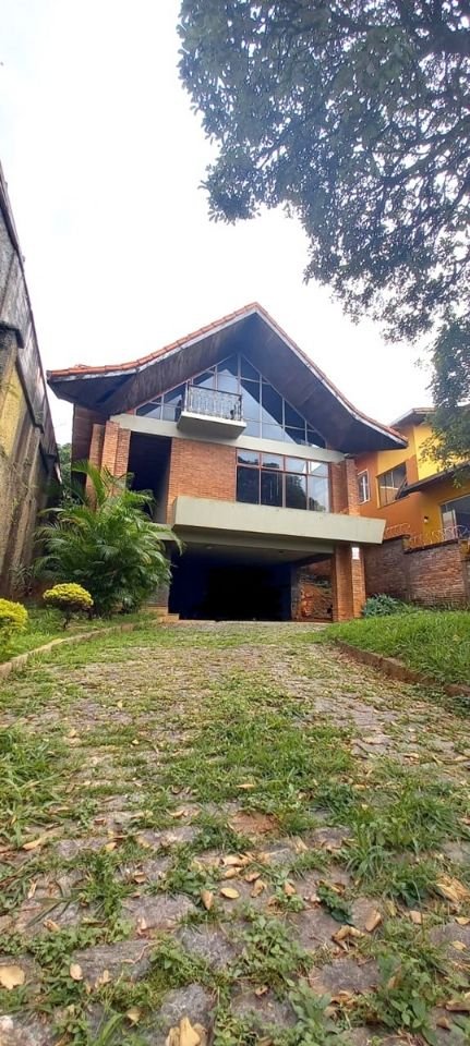 Casa com 4 quartos — São José, Belo Horizonte