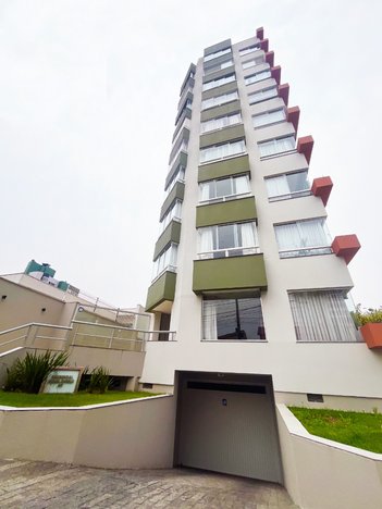 apartment em Avenida Pedro Zapelini, Recife - Tubarão - SC