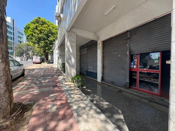 business em Rua Pirapetinga, Serra - Belo Horizonte - MG
