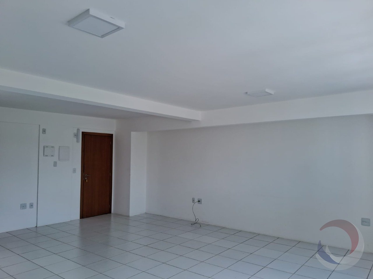 13 INTERIOR SALA FOTO 2