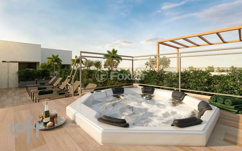 jacuzzi-na-area-externa-com-deck-de-madeira