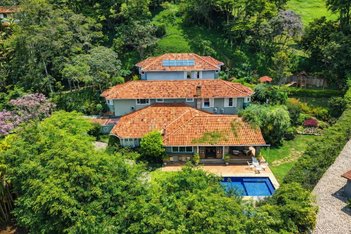 house em Rodovia BR-040, Araras - Petrópolis - RJ