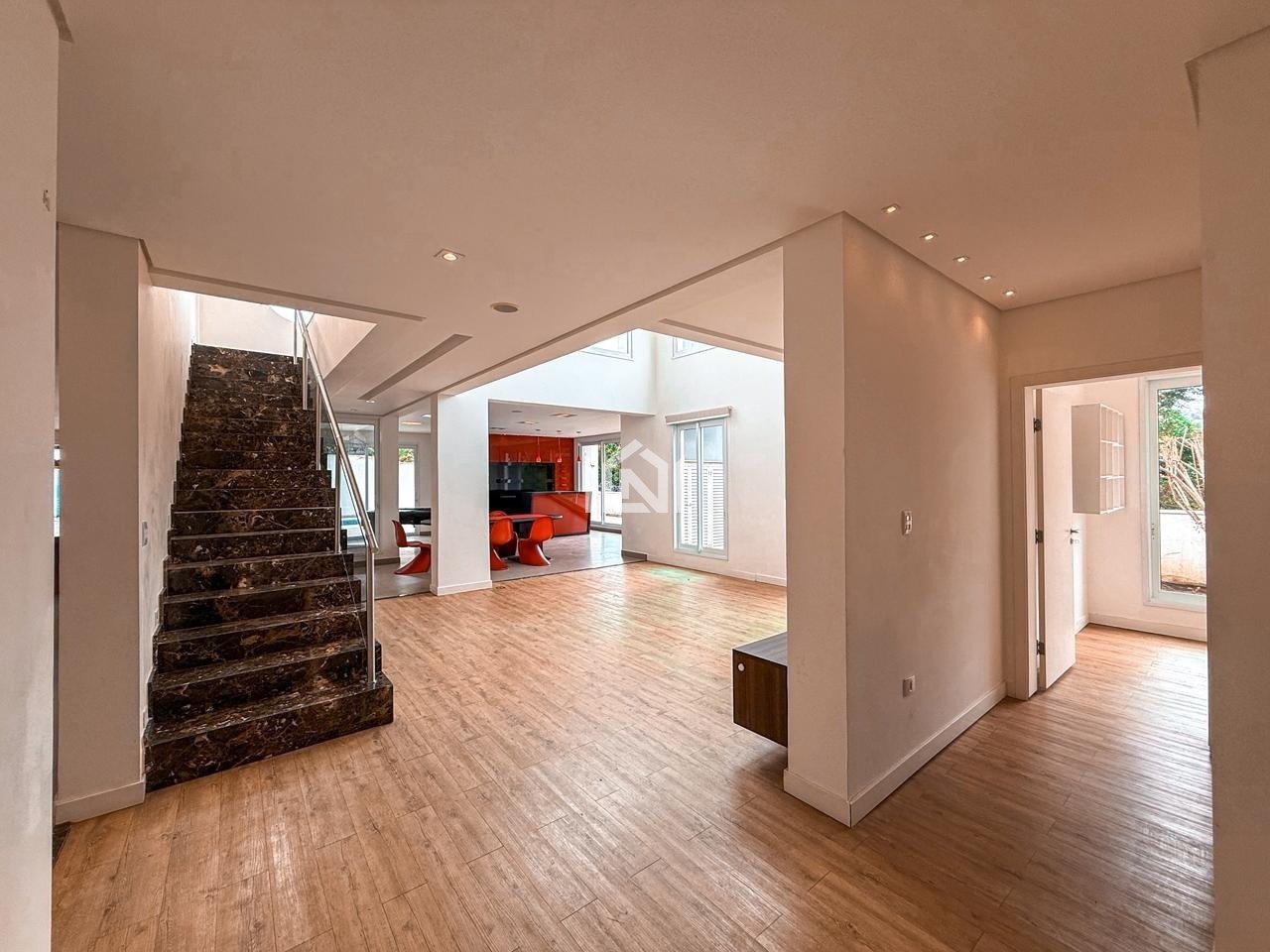 casa a venda ou locacao no condominio reserva santa maria - hall