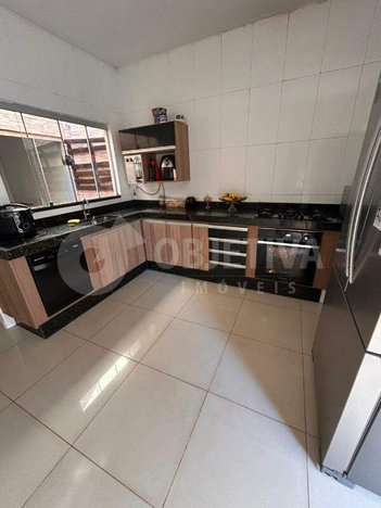 house em Alameda Corretor de Imóveis, Jardim Holanda - Uberlândia - MG