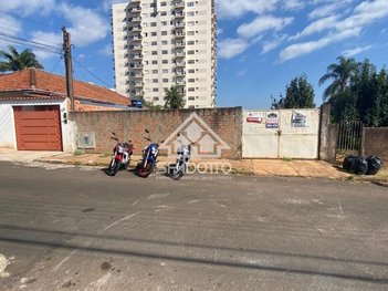 land_lot em Rua Doutor Rodrigues do Lago, Centro - Botucatu - SP