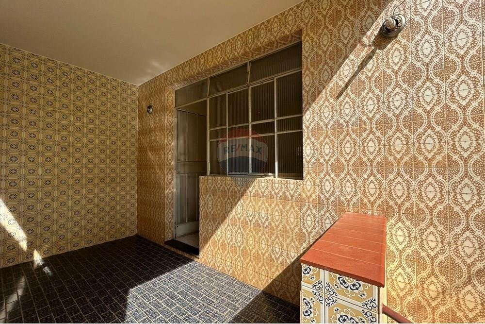 Casa com 4 quartos — Caiçaras, Belo Horizonte