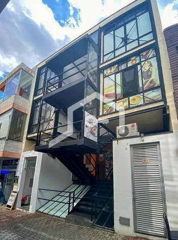 commercial_property em Calçada Das Primaveras, Condomínio Centro Comercial Alphaville - Barueri - SP