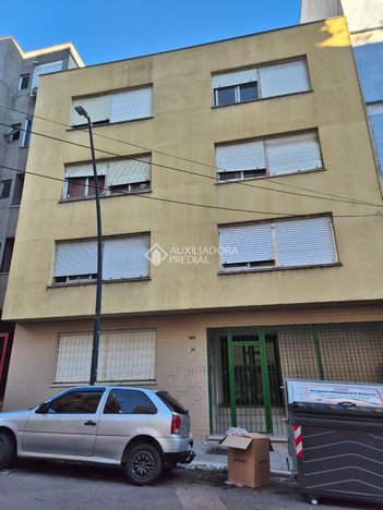 apartment em Rua Duque de Caxias, Centro Histórico - Porto Alegre - RS