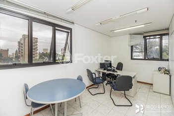 office em Rua Germano Petersen Júnior, Auxiliadora - Porto Alegre - RS