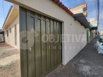 house em Rua Antônio Salviano de Rezende, Santa Mônica - Uberlândia - MG