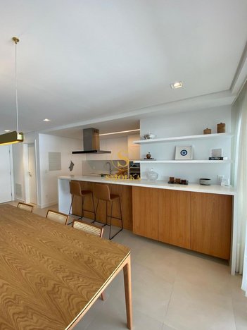 apartment em dos  Chernes, Jurerê - Florianópolis - SC