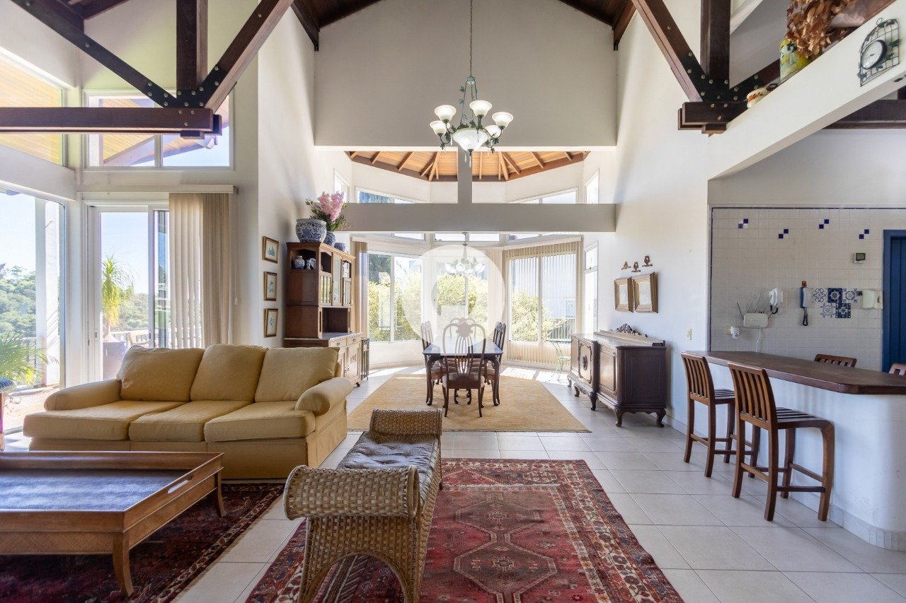 02 Living casa 430 metros condominio weekend bosque clube quadra de tenis, vista ensolarada 2 suites