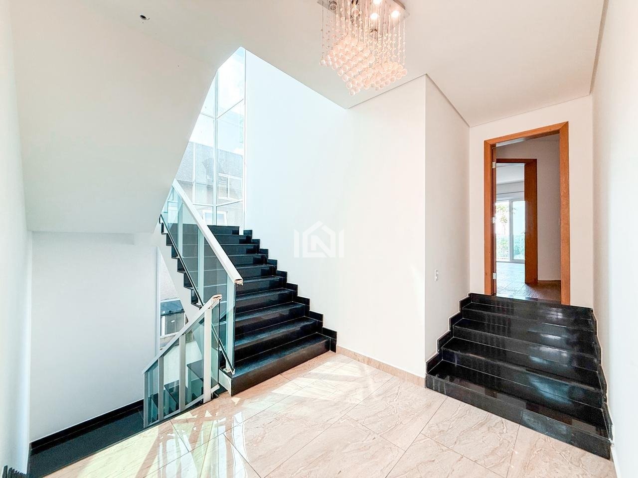 casa a venda no condominio reserva santa maria - acesso aos quartos